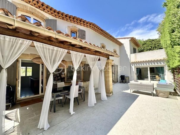A vendre MAISON  6 PIECES 176 M2 BORD DE MER CANNES