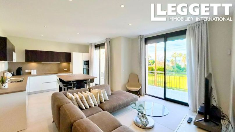 A louer APPARTEMENT DE PRESTIGE T5 126 M2 TERRASSE BORD DE MER CANNES