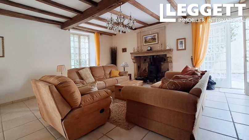A vendre GîTE  SALEIGNES