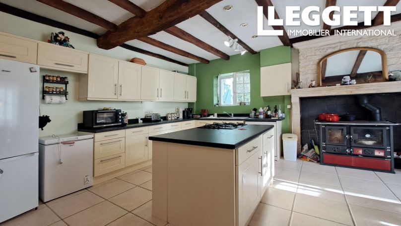 A vendre GîTE  SALEIGNES
