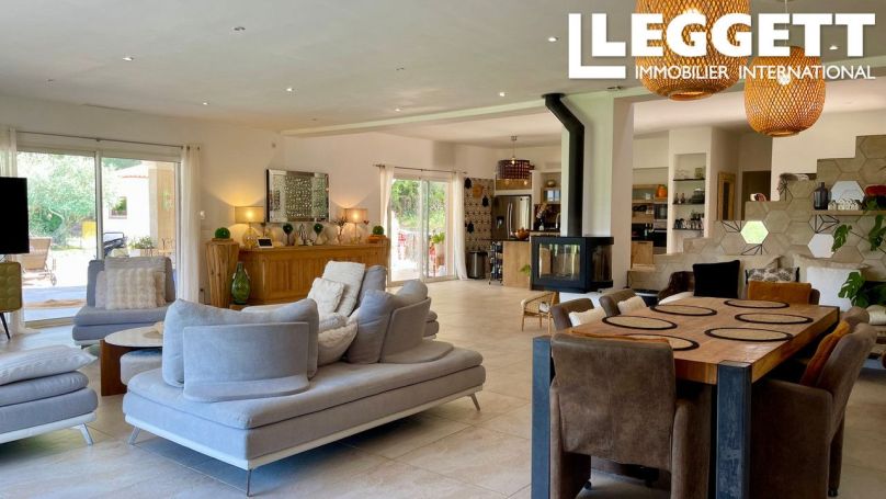 A louer MAISON  7 PIECES 246 M2  BESSE SUR ISSOLE