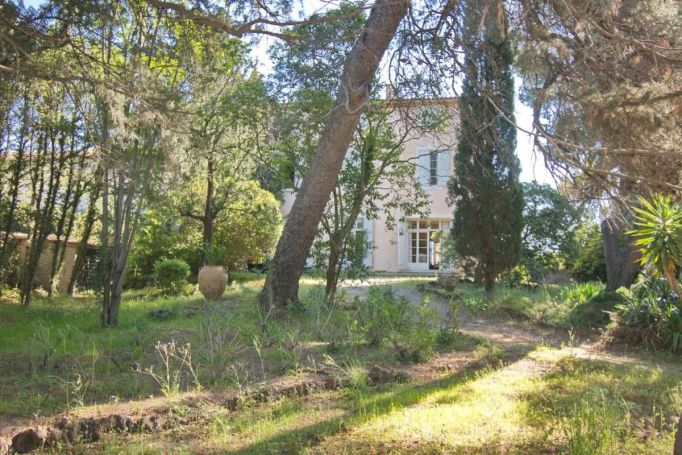 A louer MAISON  DE MAîTRE  PEZENAS