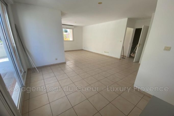 A louer APPARTEMENT T2 52 M2 TERRASSE  FUVEAU