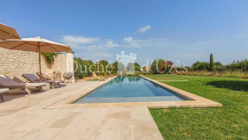 A vendre MAISON  5 PIECES 158 M2  UZES
