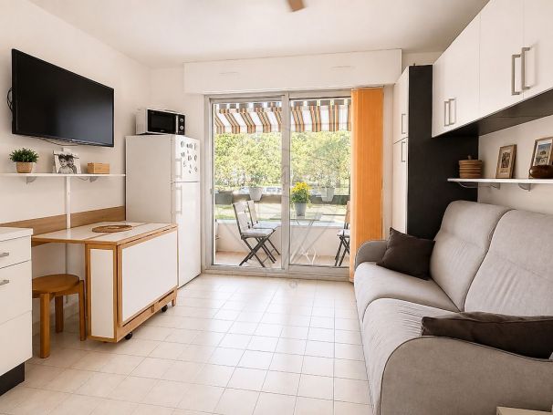 A louer STUDIO  23 M2 BORD DE MER SAINT GEORGES DE DIDONNE