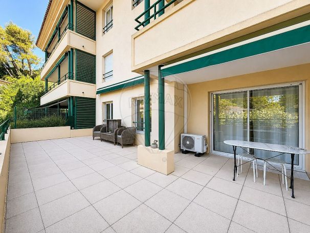 A louer APPARTEMENT T3 68 M2 TERRASSE  NIMES