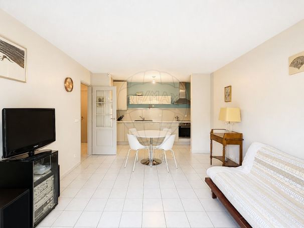 A louer APPARTEMENT T3 68 M2 TERRASSE  NIMES