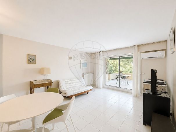 A louer APPARTEMENT T3 68 M2 TERRASSE  NIMES