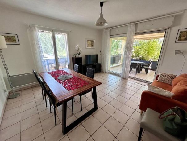A louer APPARTEMENT T3 79 M2 TERRASSE BORD DE MER GRIMAUD