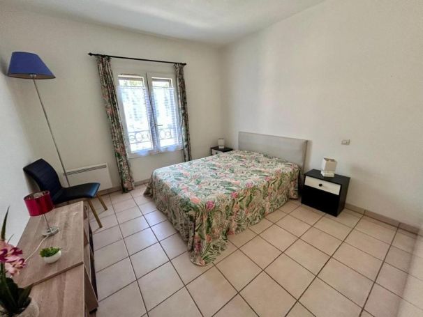 A louer APPARTEMENT T3 79 M2 TERRASSE BORD DE MER GRIMAUD