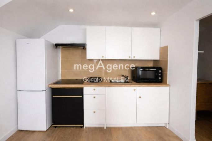 A louer APPARTEMENT T2 32 M2 BORD DE MER CAVALAIRE SUR MER