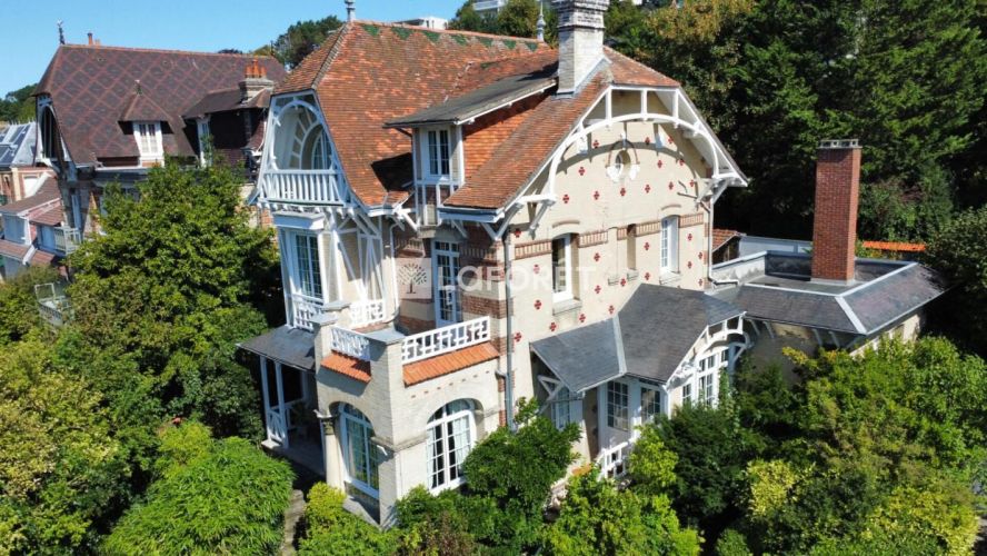MAISON  8 PIECES 247 M2 BORD DE MER SAINTE ADRESSE