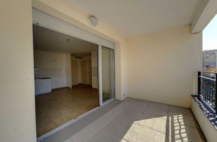 A louer APPARTEMENT T2 43 M2 TERRASSE  BORDEAUX