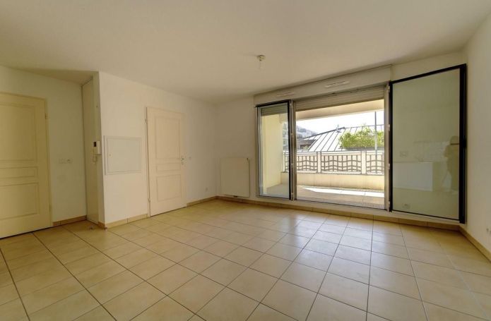 A louer APPARTEMENT T2 43 M2 TERRASSE  BORDEAUX