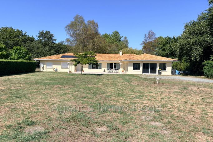 A vendre MAISON  5 PIECES 220 M2  SAINT VIVIEN DE MEDOC