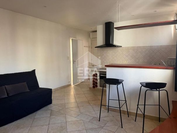 A vendre STUDIO  26 M2 BORD DE MER CAGNES SUR MER