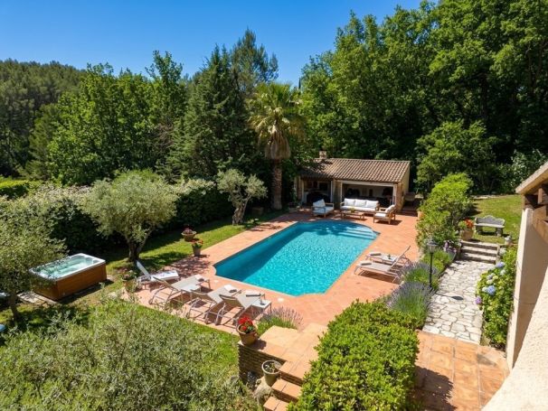 A louer MAISON  8 PIECES 270 M2  LE BEAUSSET