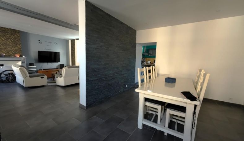 A vendre MAISON DE VILLE 10 MN  BORD DE MER
