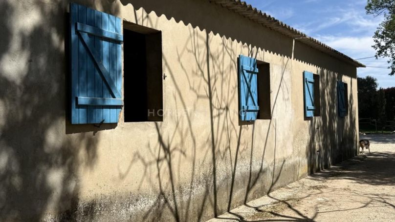 A louer MAISON  6 PIECES 197 M2  EYGUIERES