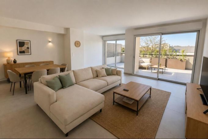 A louer APPARTEMENT T4 75 M2 TERRASSE BORD DE MER LA SEYNE SUR MER