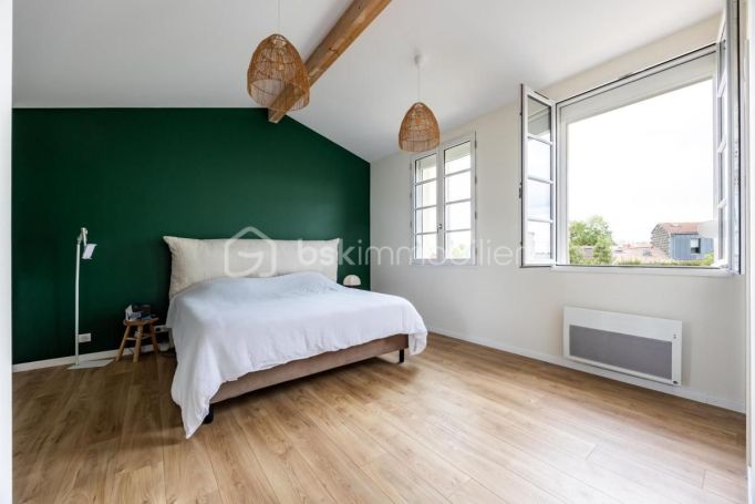 A louer APPARTEMENT DUPLEX T4 77 M2  BORDEAUX