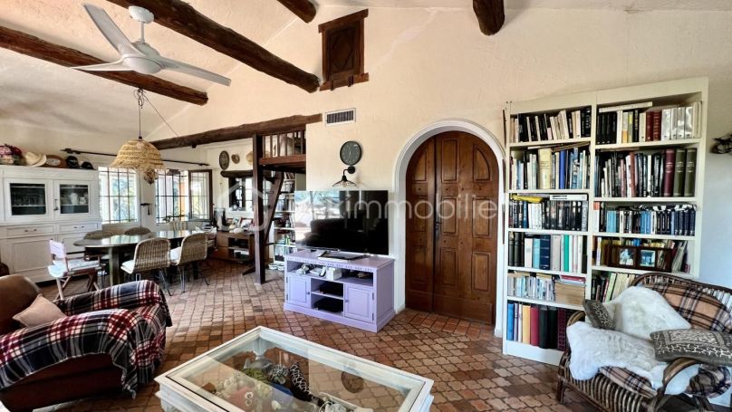 A louer MAISON 7 PIECES 225 M2 BORD DE MER LA COLLE SUR LOUP