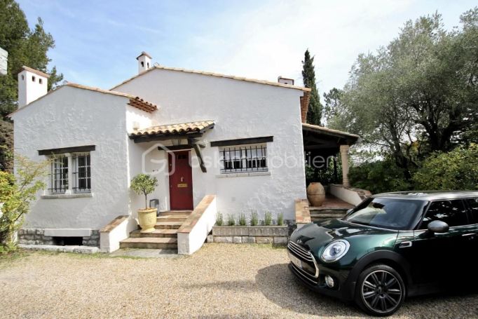 A louer MAISON 7 PIECES 225 M2 BORD DE MER LA COLLE SUR LOUP