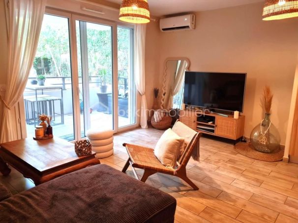 A louer APPARTEMENT T2 45 M2 BORD DE MER CANNES
