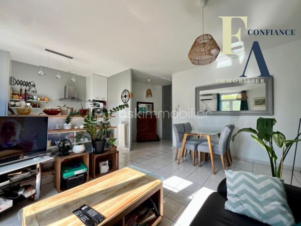 A louer APPARTEMENT T3 67 M2 BORD DE MER SETE