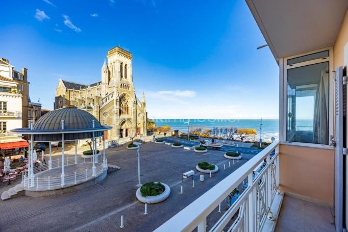 A louer APPARTEMENT DE PRESTIGE T2 42 M2 BORD DE MER BIARRITZ