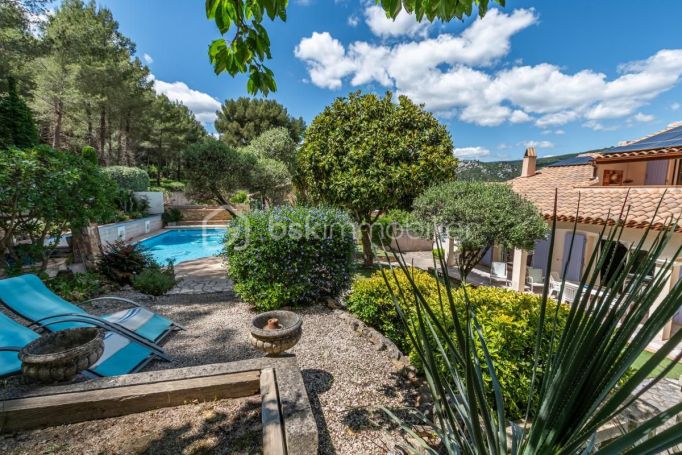A vendre MAISON  6 PIECES 160 M2 BORD DE MER TOULON
