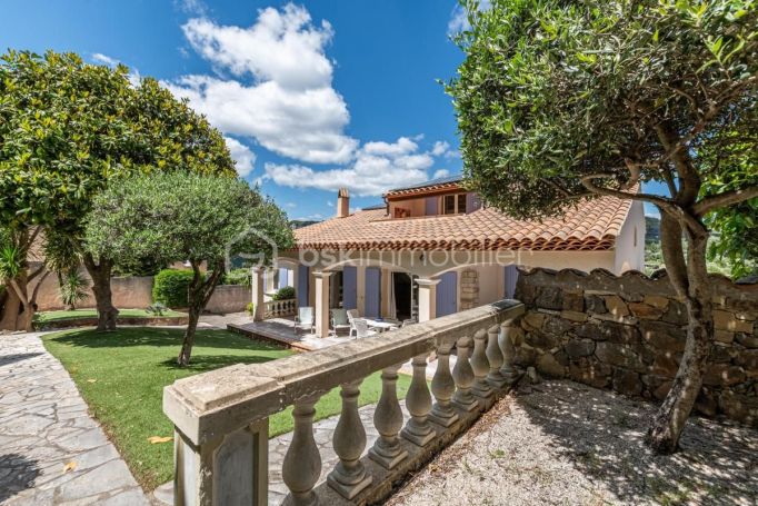 A vendre MAISON  6 PIECES 160 M2 BORD DE MER TOULON