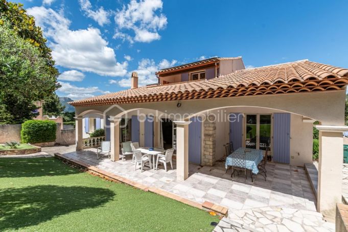 A vendre MAISON  6 PIECES 160 M2 BORD DE MER TOULON