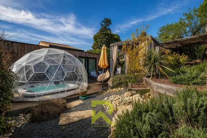 A louer MAISON  6 PIECES 197 M2  TEYRAN