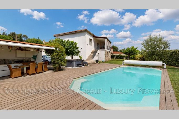 A louer MAISON CONTEMPORAINE GREASQUE