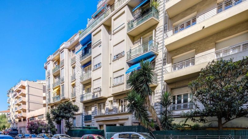 A louer APPARTEMENT T2 61 M2 BORD DE MER NICE