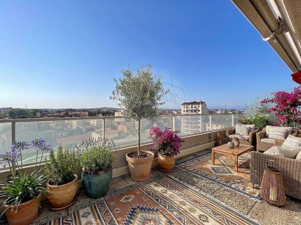 A louer APPARTEMENT T5 102 M2 TERRASSE  PERPIGNAN