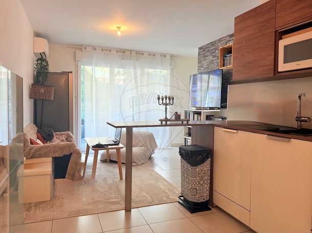 A louer APPARTEMENT T2 42 M2 TERRASSE BORD DE MER NICE