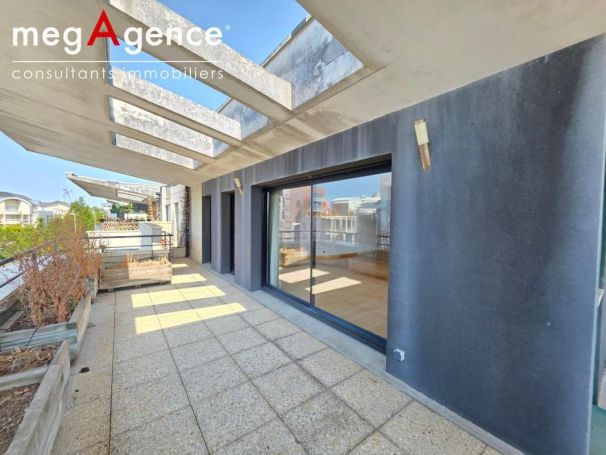 A louer APPARTEMENT DUPLEX DE PRESTIGE T4 127 M2 TERRASSE  CAEN