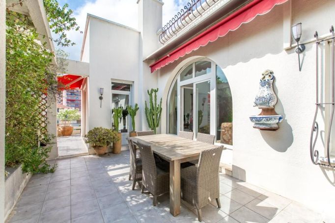 A louer APPARTEMENT T3 103 M2 TERRASSE BORD DE MER NICE
