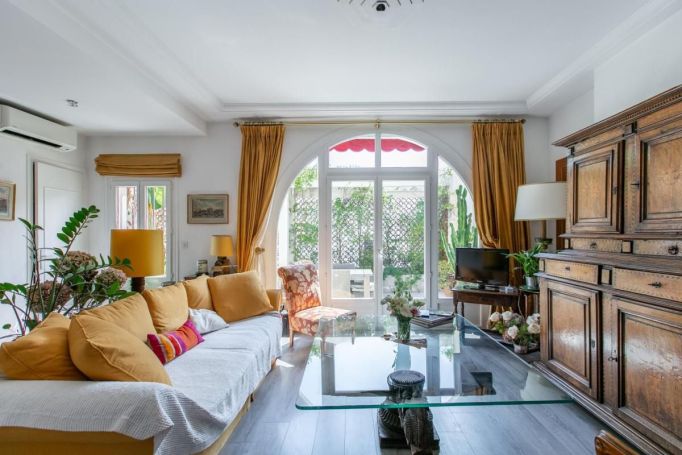 A louer APPARTEMENT T3 103 M2 TERRASSE BORD DE MER NICE