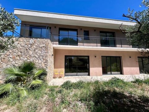 A louer MAISON CONTEMPORAINE BORD DE MER SAINT RAPHAEL