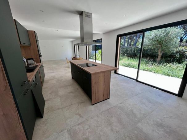 A louer MAISON  CONTEMPORAINE BORD DE MER SAINT RAPHAEL