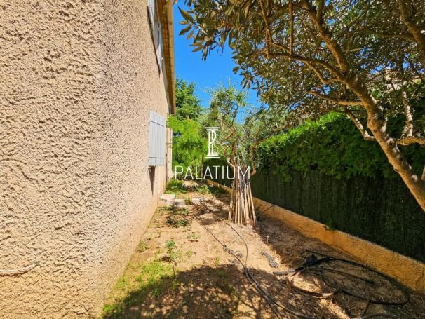 A louer MAISON  6 PIECES 167 M2  AIX EN PROVENCE