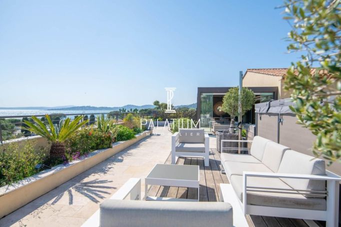 A vendre PENTHOUSE 177 M2 TERRASSE VUE MER SAINTE MAXIME