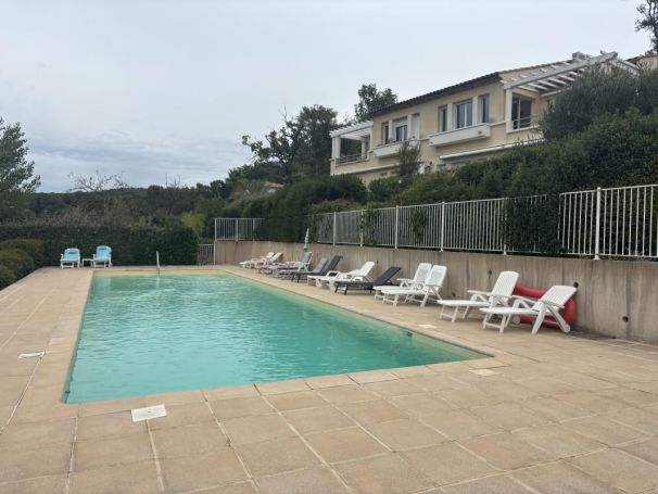 APPARTEMENT T3 68 M2 TERRASSE  LORGUES
