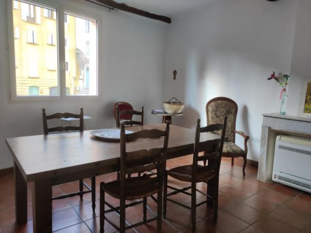 MAISON  7 PIECES 90 M2  LORGUES