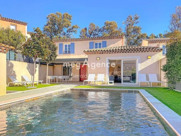 A louer MAISON  7 PIECES 167 M2 PLAGE à PIED GRIMAUD
