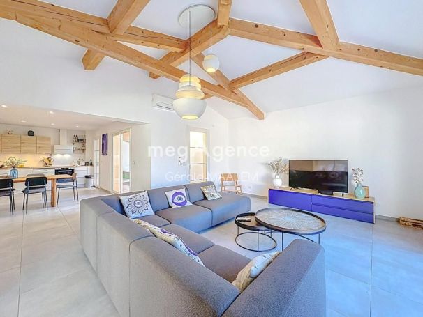 A louer MAISON  7 PIECES 167 M2 PLAGE à PIED GRIMAUD
