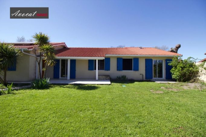 A louer MAISON  6 PIECES 130 M2 BORD DE MER LE TEICH